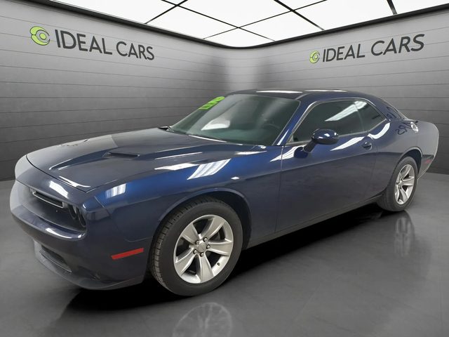 2015 Dodge Challenger SXT RWD photo