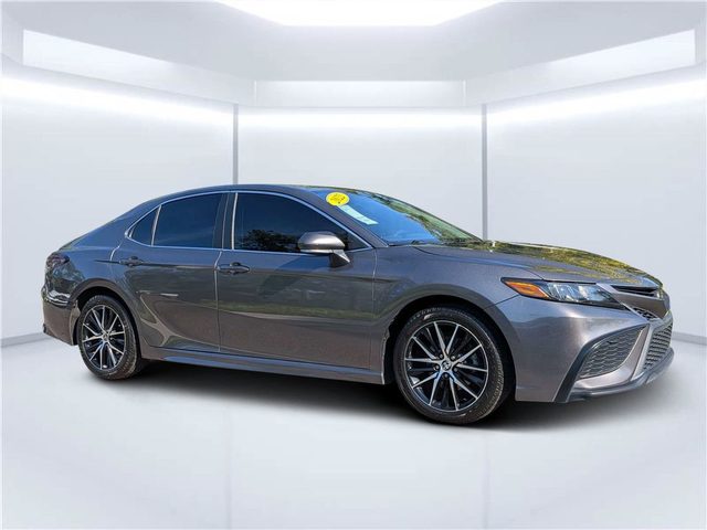 2022 Toyota Camry SE FWD photo