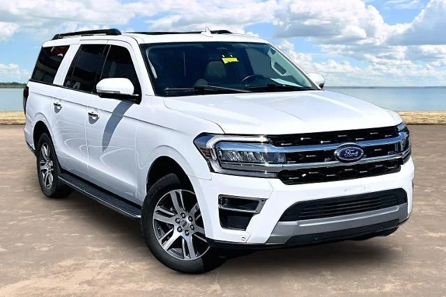 2022 Ford Expedition Max Limited RWD photo
