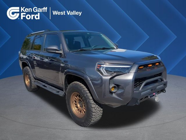 2023 Toyota 4Runner SR5 4WD photo