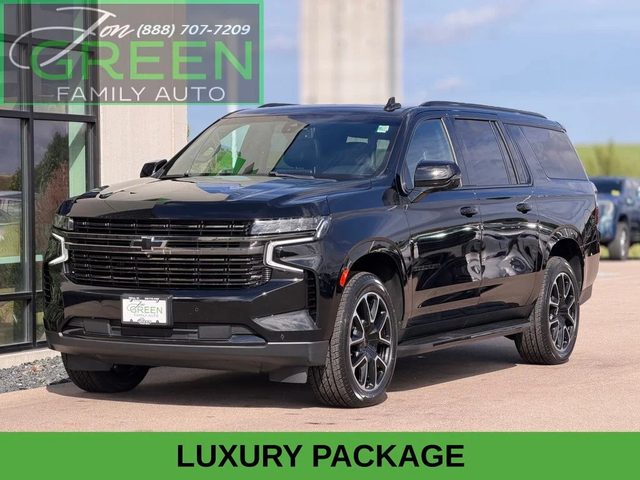 2022 Chevrolet Suburban RST 4WD photo