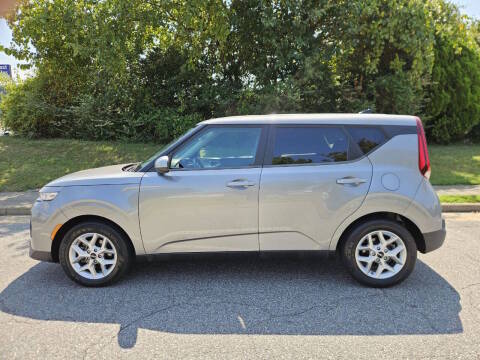 2022 Kia Soul LX FWD photo