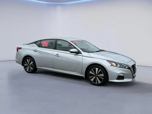 2022 Nissan Altima 2.5 SV FWD photo