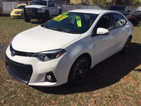 2015 Toyota Corolla FWD photo