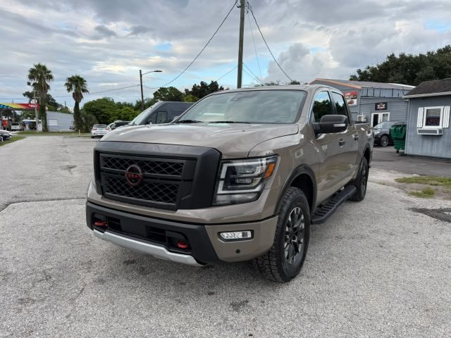 2023 Nissan Titan PRO-4X 4WD photo