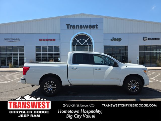 2021 Nissan Titan SV 4WD photo