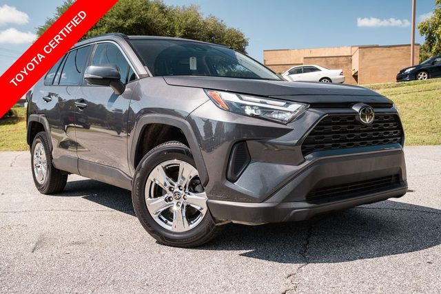 2022 Toyota RAV4 XLE FWD photo