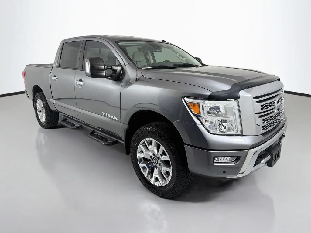 2021 Nissan Titan SV RWD photo