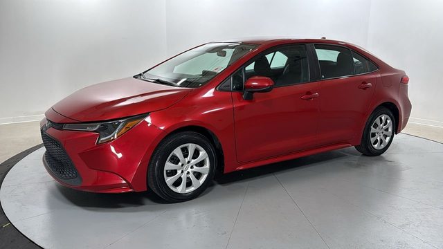 2021 Toyota Corolla LE FWD photo