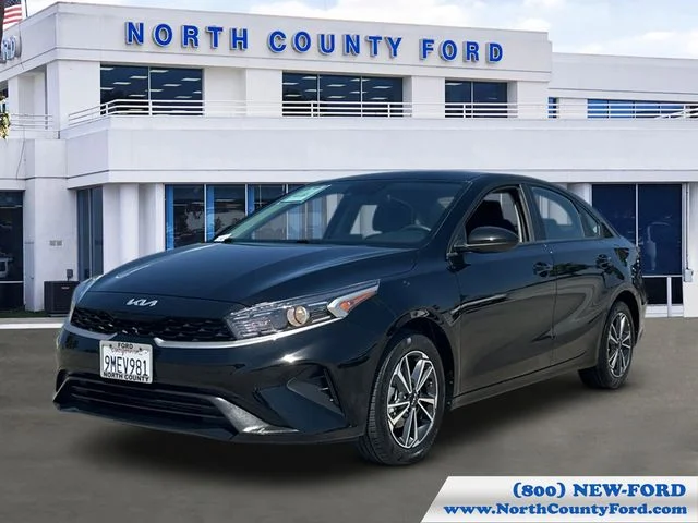 2023 Kia Forte LXS FWD photo
