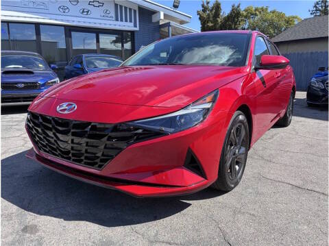 2023 Hyundai Elantra SEL FWD photo