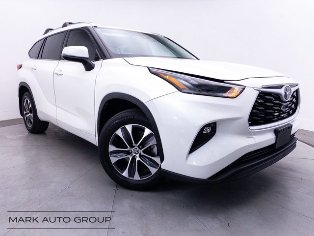 2021 Toyota Highlander XLE AWD photo