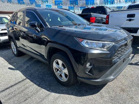 2020 Toyota RAV4 XLE AWD photo