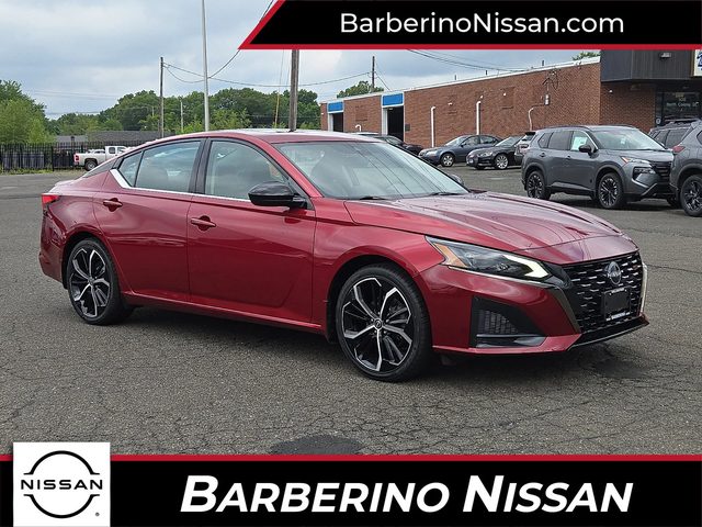 2023 Nissan Altima 2.5 SR FWD photo