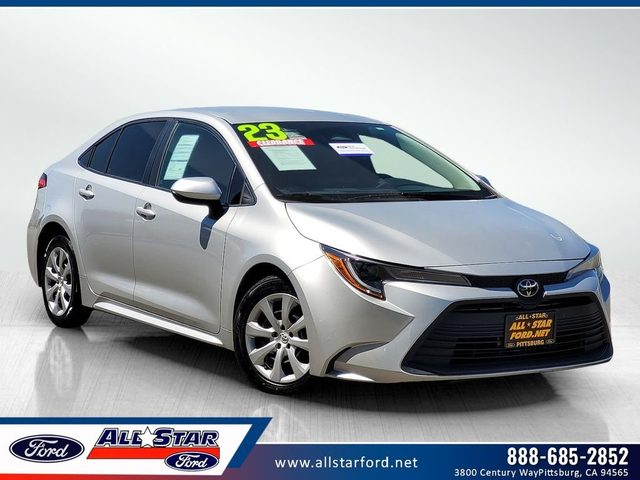 2023 Toyota Corolla LE FWD photo