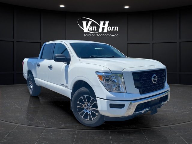 2022 Nissan Titan SV 4WD photo