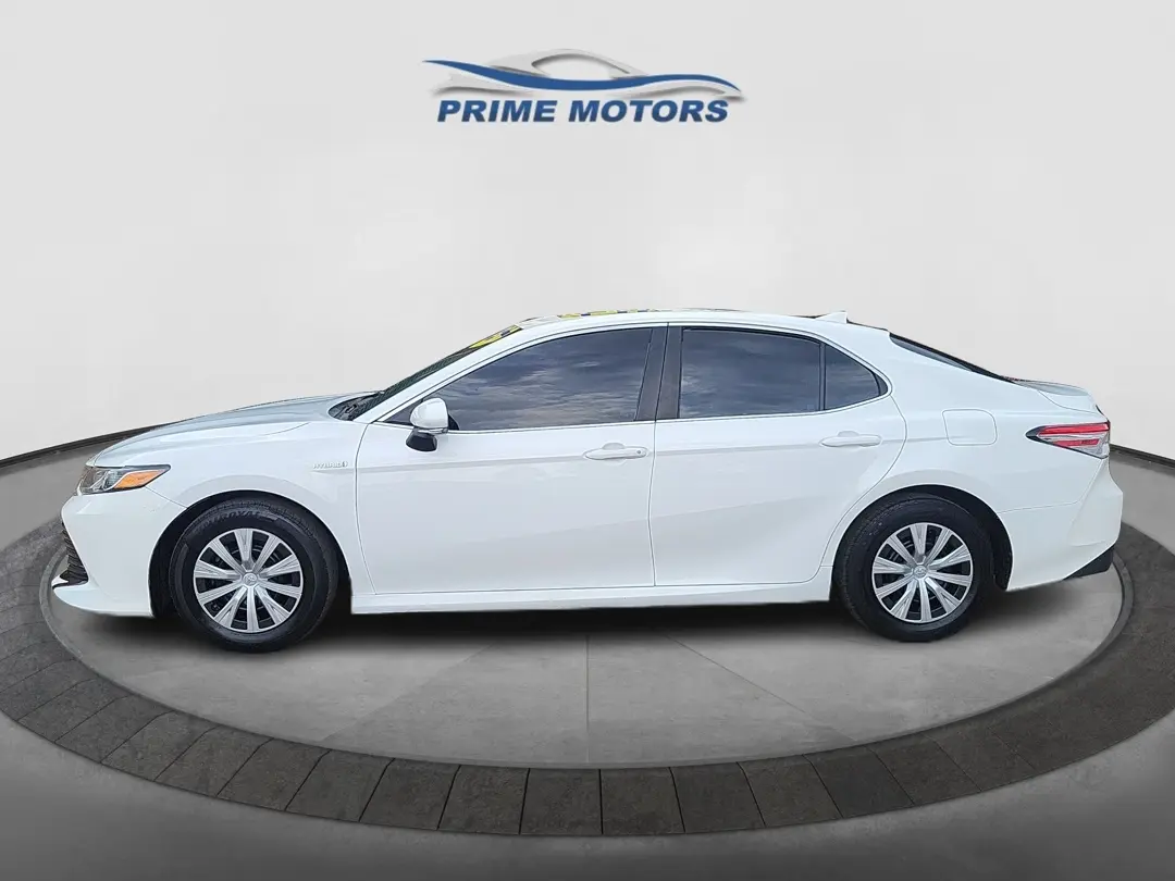 2018 Toyota Camry FWD photo
