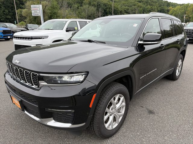 2023 Jeep Grand Cherokee L Limited 4WD photo