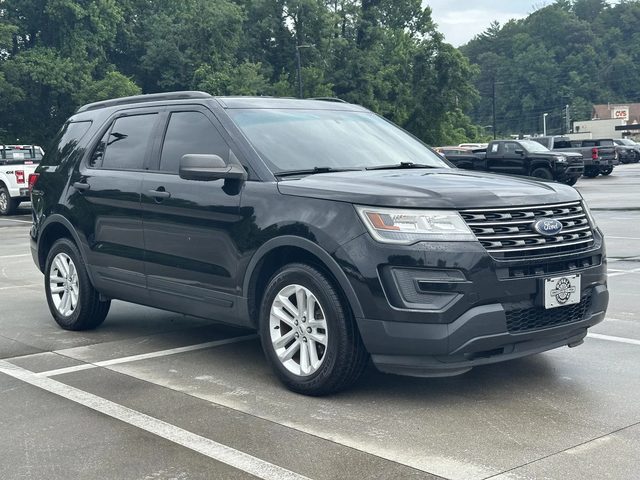 2017 Ford Explorer Base 4WD photo