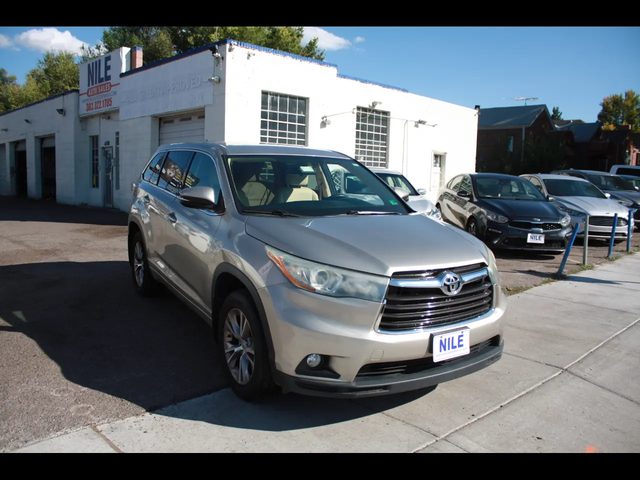 2015 Toyota Highlander LE AWD photo