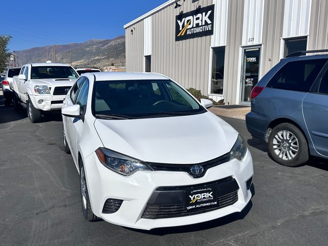 2015 Toyota Corolla LE FWD photo