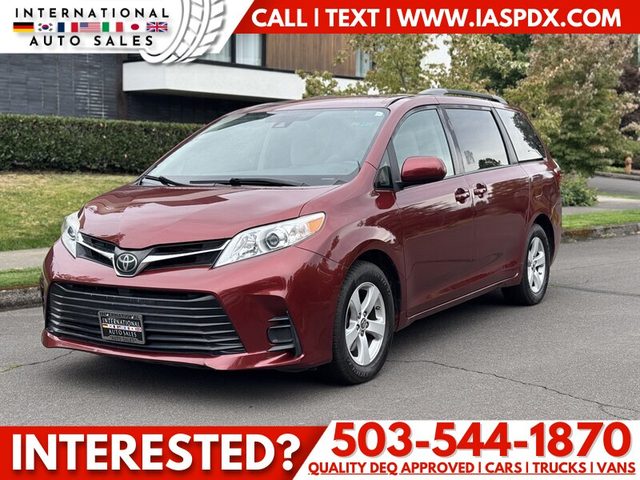 2020 Toyota Sienna LE FWD photo