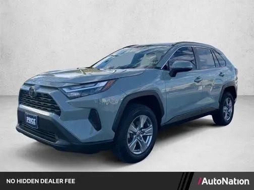 2022 Toyota RAV4 XLE AWD photo