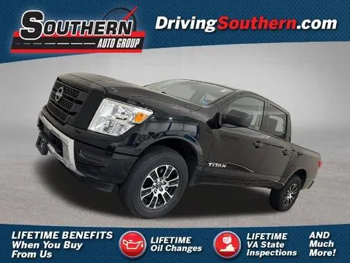 2023 Nissan Titan SV 4WD photo