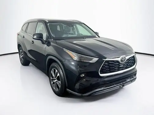 2022 Toyota Highlander XLE FWD photo