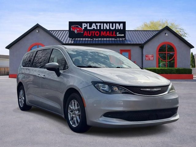 2022 Chrysler Voyager LX FWD photo