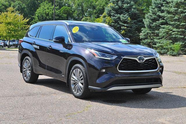 2021 Toyota Highlander Hybrid Platinum AWD photo