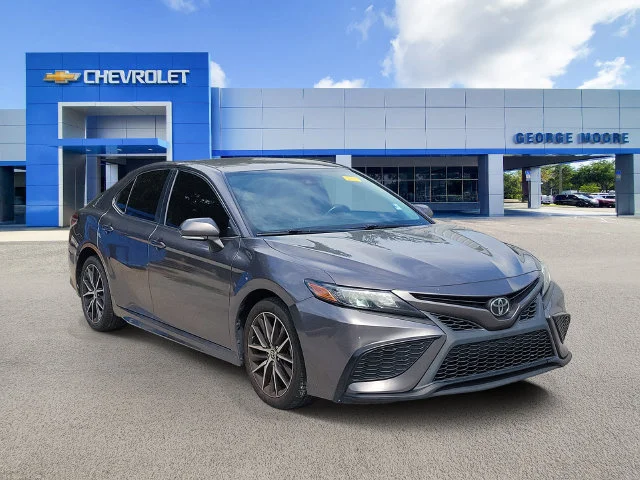 2022 Toyota Camry SE FWD photo