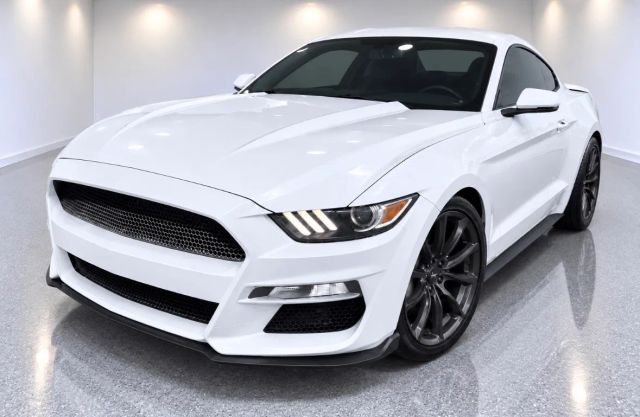 2015 Ford Mustang V6 RWD photo