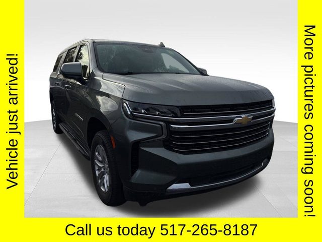 2023 Chevrolet Suburban LT 4WD photo