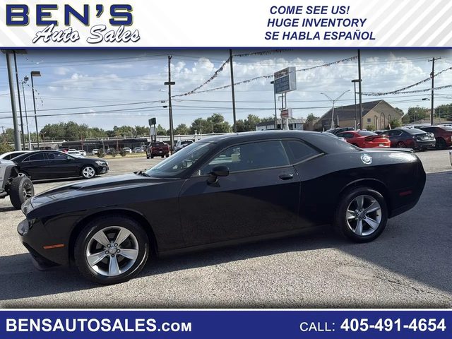 2015 Dodge Challenger SXT RWD photo