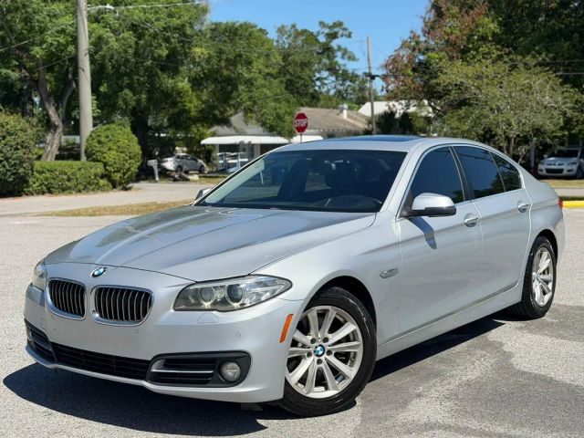 2015 BMW 5 Series 528i RWD photo