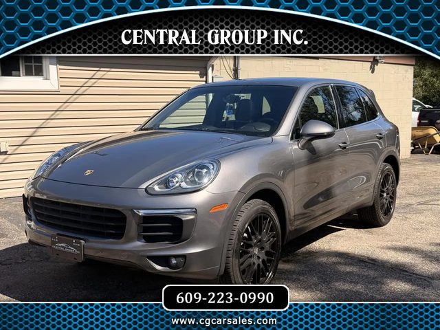 2016 Porsche Cayenne  AWD photo