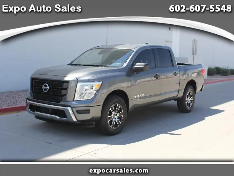 2022 Nissan Titan SV 4WD photo