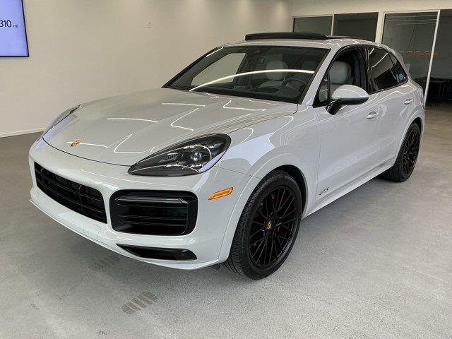 2022 Porsche Cayenne GTS AWD photo