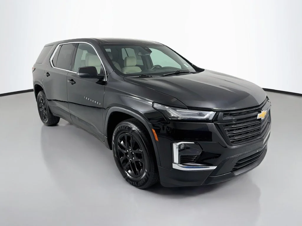 2022 Chevrolet Traverse LS FWD photo