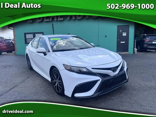 2022 Toyota Camry SE FWD photo
