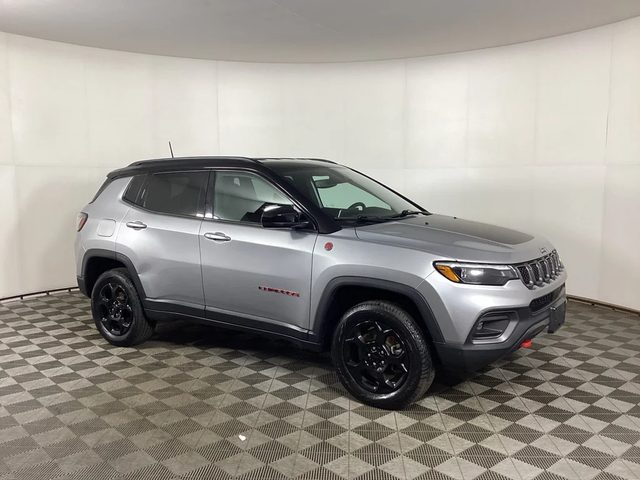 2023 Jeep Compass Trailhawk 4WD photo