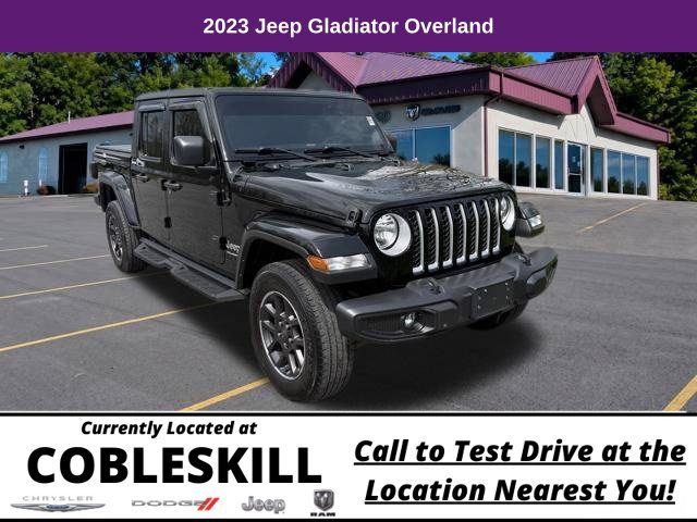 2023 Jeep Gladiator Overland 4WD photo
