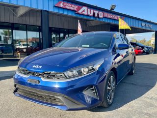 2023 Kia Forte LXS FWD photo