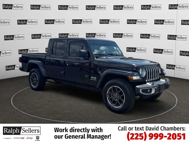 2023 Jeep Gladiator Overland 4WD photo