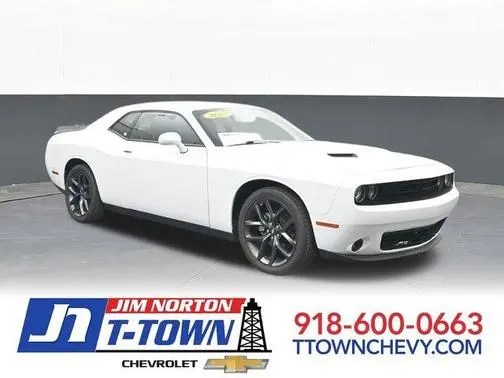 2023 Dodge Challenger SXT RWD photo