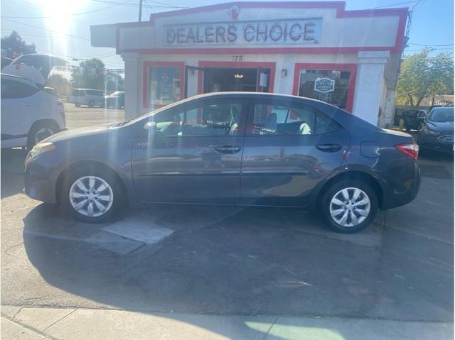 2015 Toyota Corolla LE FWD photo