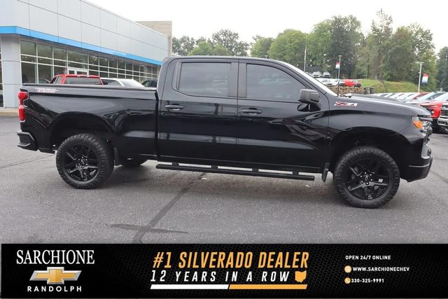 2022 Chevrolet Silverado 1500 Custom Trail Boss 4WD photo