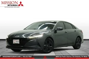 2023 Hyundai Elantra SEL FWD photo