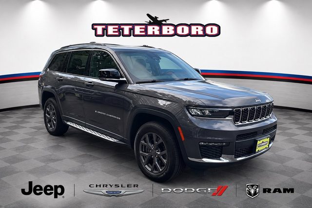 2023 Jeep Grand Cherokee L Limited 4WD photo